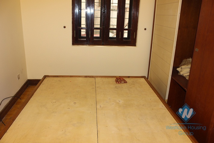 Nice apartment with yard for rent in Bach Dang St.